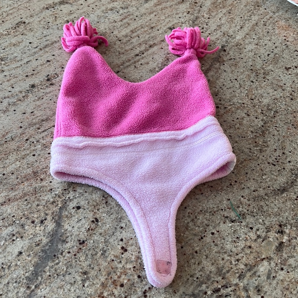 Columbia girls toddler cozy hat size small in pink with Pom poms